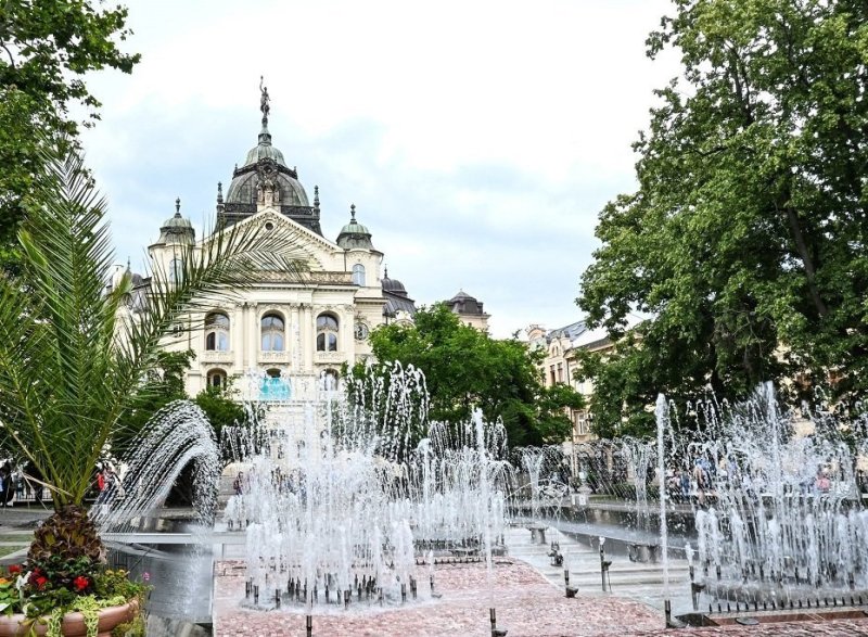 Sl. nár. Divadlo v KE.jpg