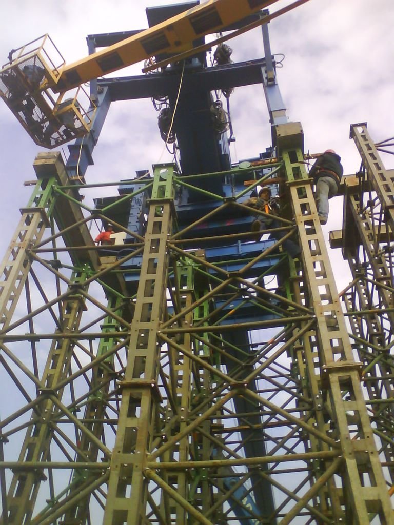 zdvihanie zavazacej drahy na most pri PB